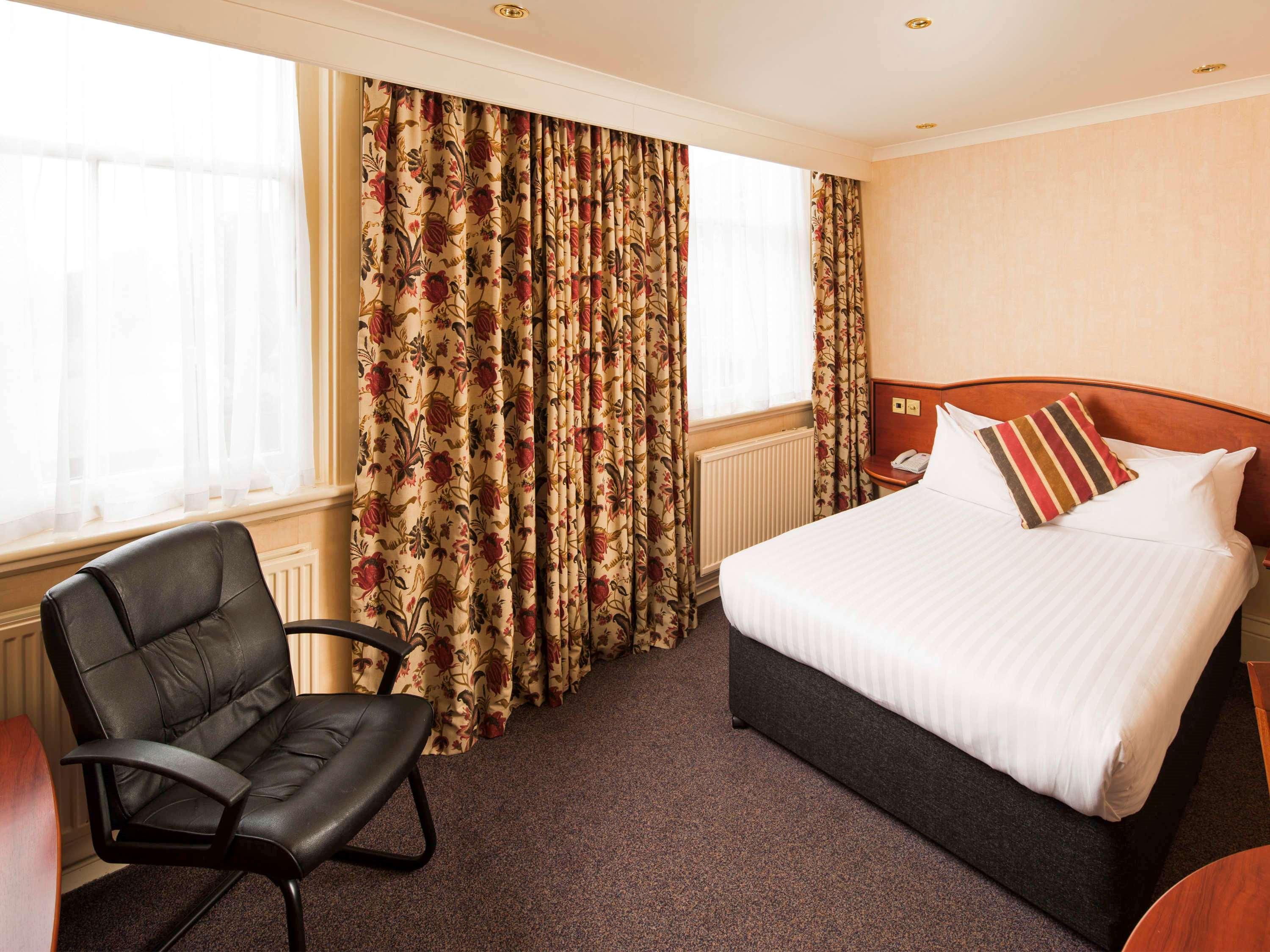 Mercure Burton Upon Trent, Newton Park Esterno foto